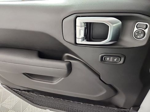 New 2025 Jeep Wrangler Unlimited Rubicon w/ Technology Group image 16