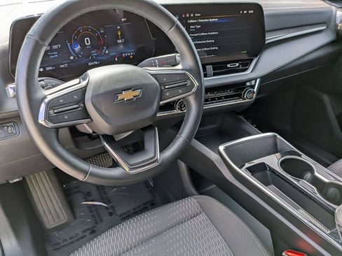 Used 2025 Chevrolet Equinox LT AWD/4WD image 14