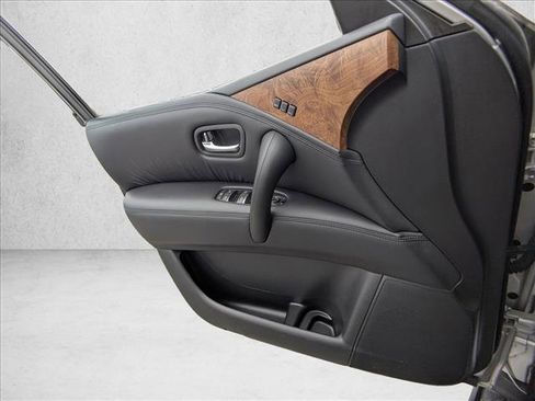 Used 2023 Nissan Armada SL w/ Captain's Chairs Package image 25