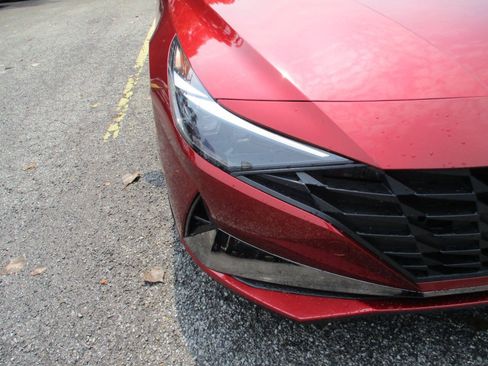 Used 2022 Hyundai Elantra Limited FWD image 27
