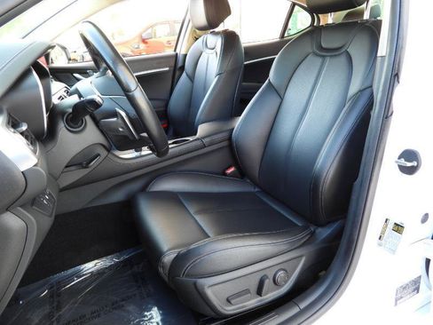 Used 2022 Genesis G70 2.0T RWD image 47