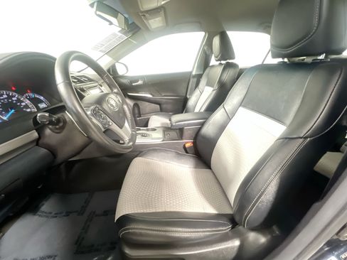 Used 2014 Toyota Camry SE FWD image 15