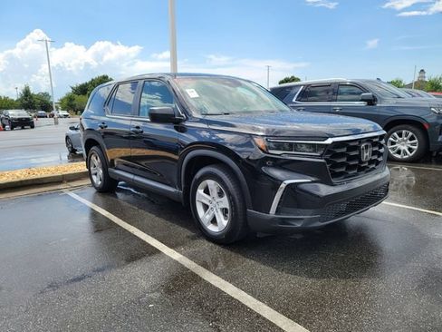 Used 2024 Honda Pilot LX image 3