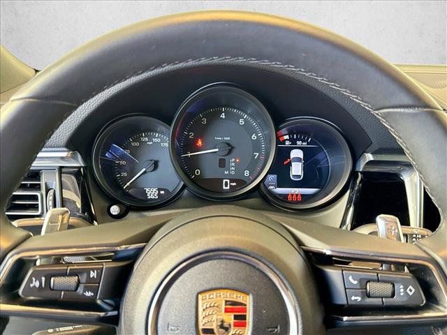 Certified 2025 Porsche Macan AWD/4WD image 14