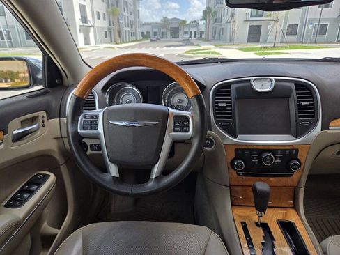 Used 2012 Chrysler 300 C image 25