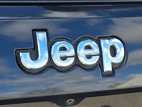 Used 2014 Jeep Grand Cherokee Limited image 21