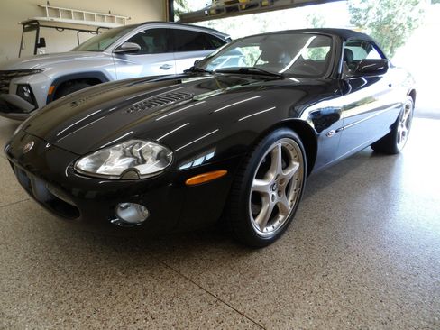 Used 2001 Jaguar XK8 Convertible RWD image 10