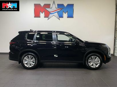 New 2025 Mitsubishi Outlander ES