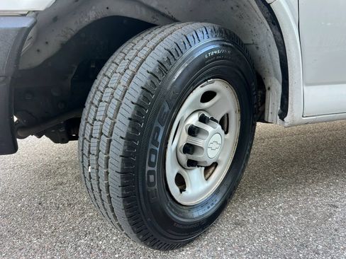 Used 2014 Chevrolet Express 2500 Extended RWD image 20