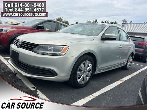 Used 2011 Volkswagen Jetta SE FWD image 1