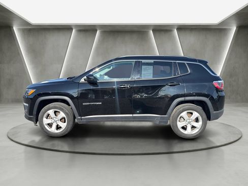 Used 2020 Jeep Compass Latitude w/ Cold Weather Group AWD/4WD image 4