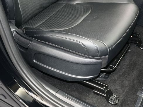 Used 2025 Kia Sportage EX image 45