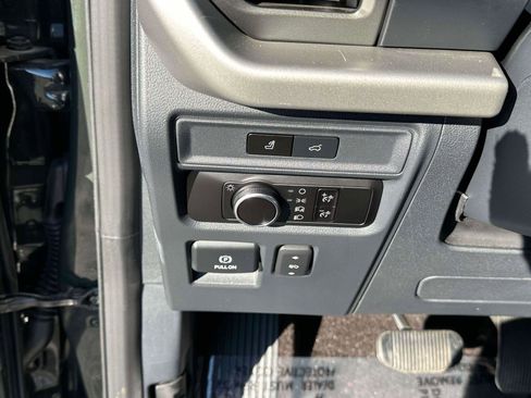 Used 2023 Ford Expedition XLT image 20