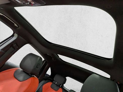 Used 2025 Mercedes-Benz GLA 35 AMG 4MATIC image 15