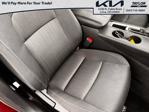 Used 2025 Nissan Altima 2.5 SV FWD image 11