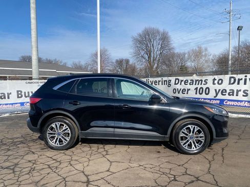 Used 2021 Ford Escape SEL image 2