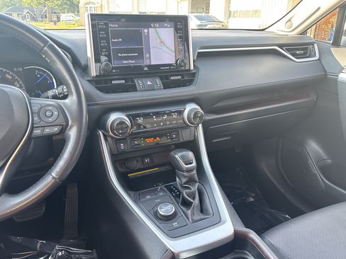 Used 2019 Toyota RAV4 Limited AWD/4WD image 21