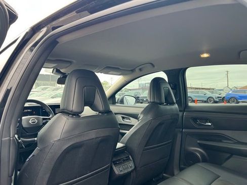 Used 2023 Nissan Ariya FWD image 9