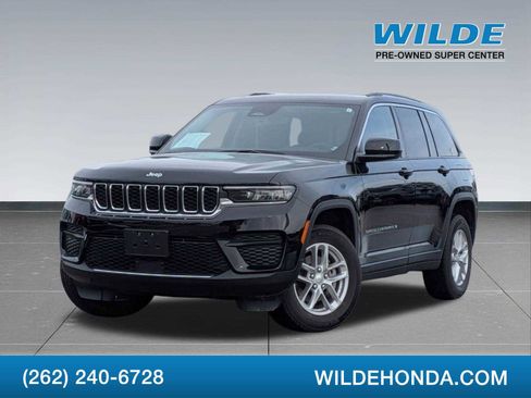 Used 2023 Jeep Grand Cherokee Laredo AWD/4WD image 1