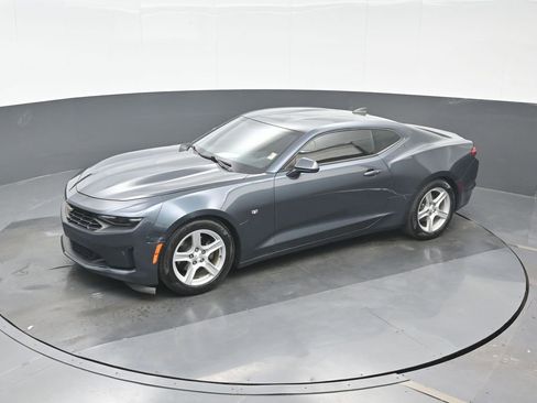 Used 2019 Chevrolet Camaro LT image 24