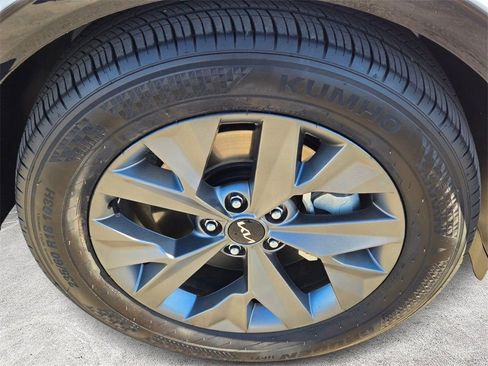 Used 2024 Kia Sportage SX image 8