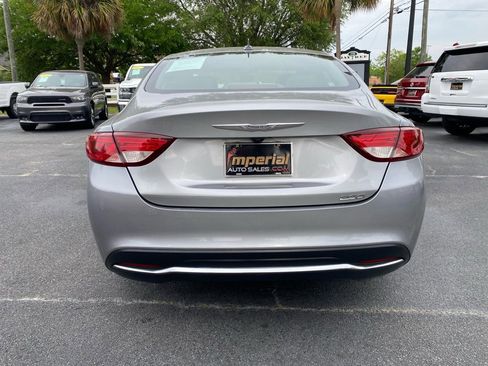 Used 2017 Chrysler 200 Limited Platinum image 7