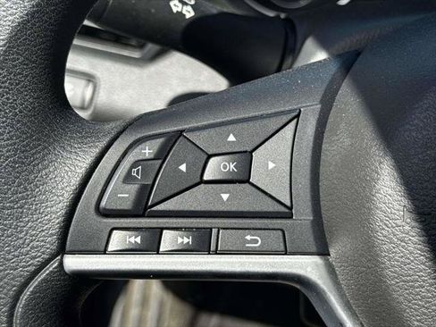 Used 2024 Nissan Altima 2.5 SV FWD image 18