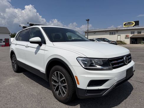 Used 2019 Volkswagen Tiguan SE AWD/4WD image 1