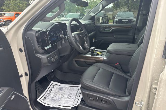 New 2026 Chevrolet Silverado 1500 RST w/ RST All Star Premium Package AWD/4WD image 9