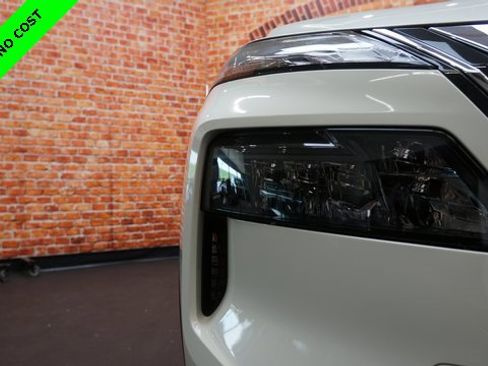 Used 2023 Nissan Rogue S image 67