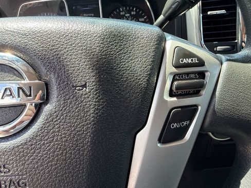 Used 2017 Nissan Titan SV AWD/4WD image 17
