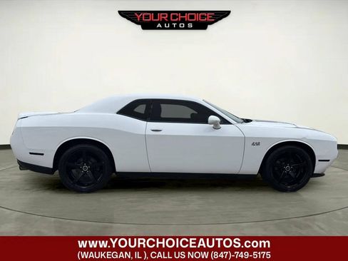 Used 2019 Dodge Challenger SXT RWD image 6