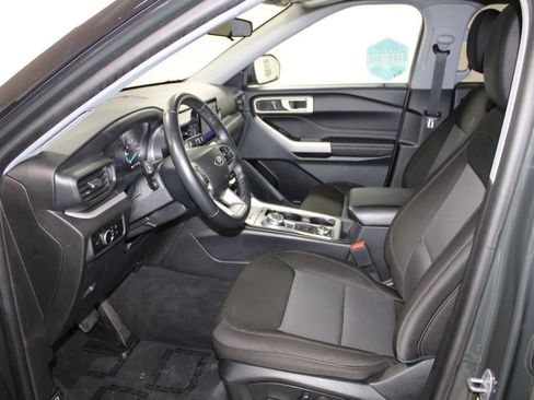 Used 2023 Ford Explorer XLT image 21