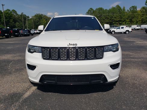 Used 2019 Jeep Grand Cherokee Altitude RWD image 7