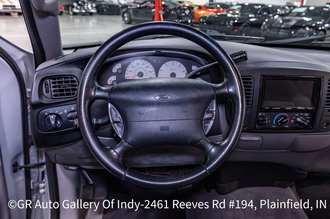 Used 2001 Ford F150 Lightning RWD image 11