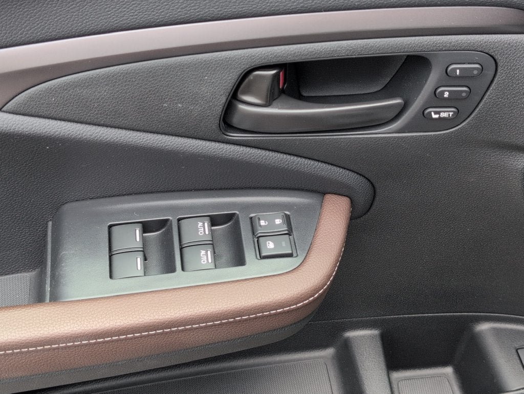 Used 2025 Honda Passport EX-L image 18