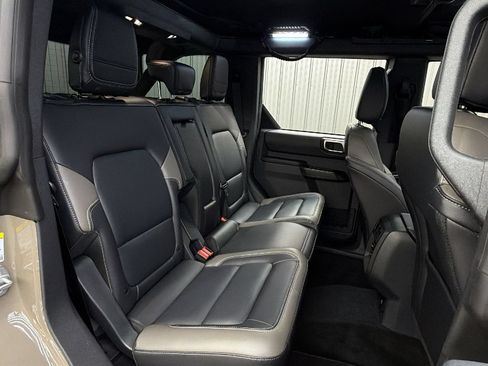 Used 2025 Ford Bronco Outer Banks AWD/4WD image 38