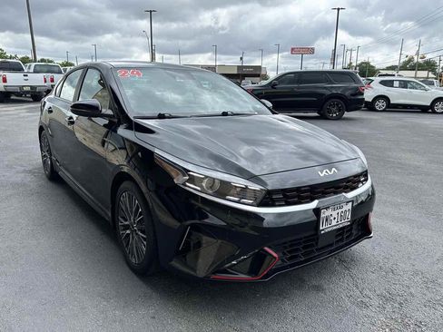 Used 2024 Kia Forte GT-Line w/ GT-Line Premium Package FWD image 4