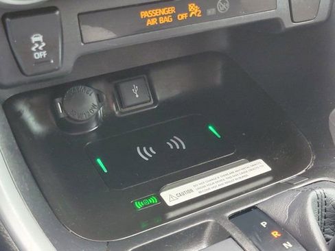 Used 2021 Toyota RAV4 XLE image 24