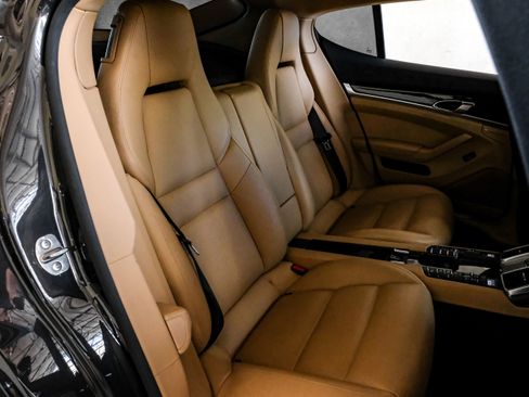 Used 2015 Porsche Panamera S w/ Premium Package Plus image 34