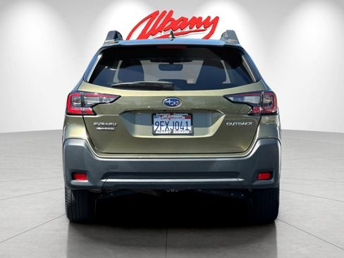 Used 2023 Subaru Outback Premium AWD/4WD image 5