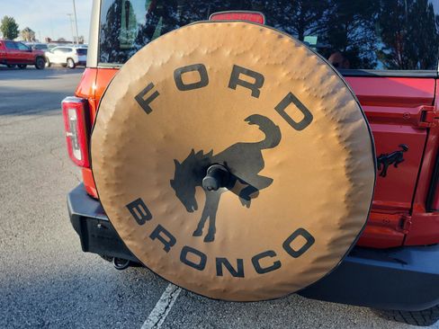 Used 2024 Ford Bronco Wildtrak image 5