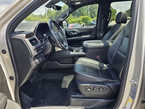 Used 2021 Chevrolet Tahoe Premier w/ Premium Package AWD/4WD image 17