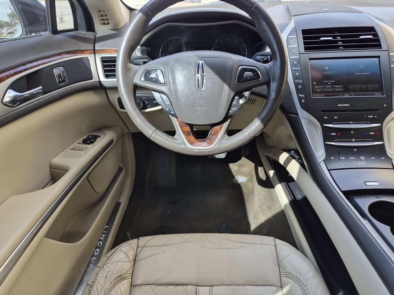 Used 2013 Lincoln MKZ FWD image 9