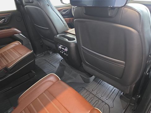 Used 2023 GMC Yukon Denali Ultimate AWD/4WD image 11