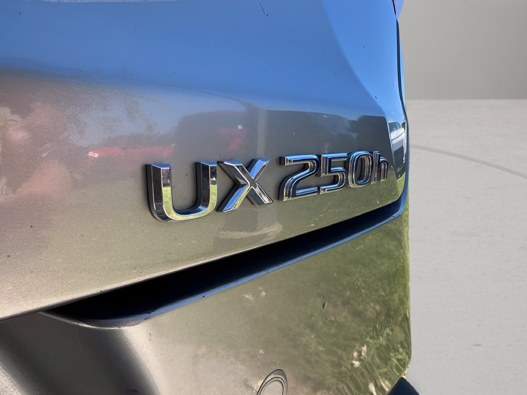 Used 2020 Lexus UX 250h w/ Premium Package AWD/4WD image 36