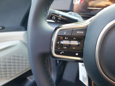 New 2026 Kia Carnival EX image 28