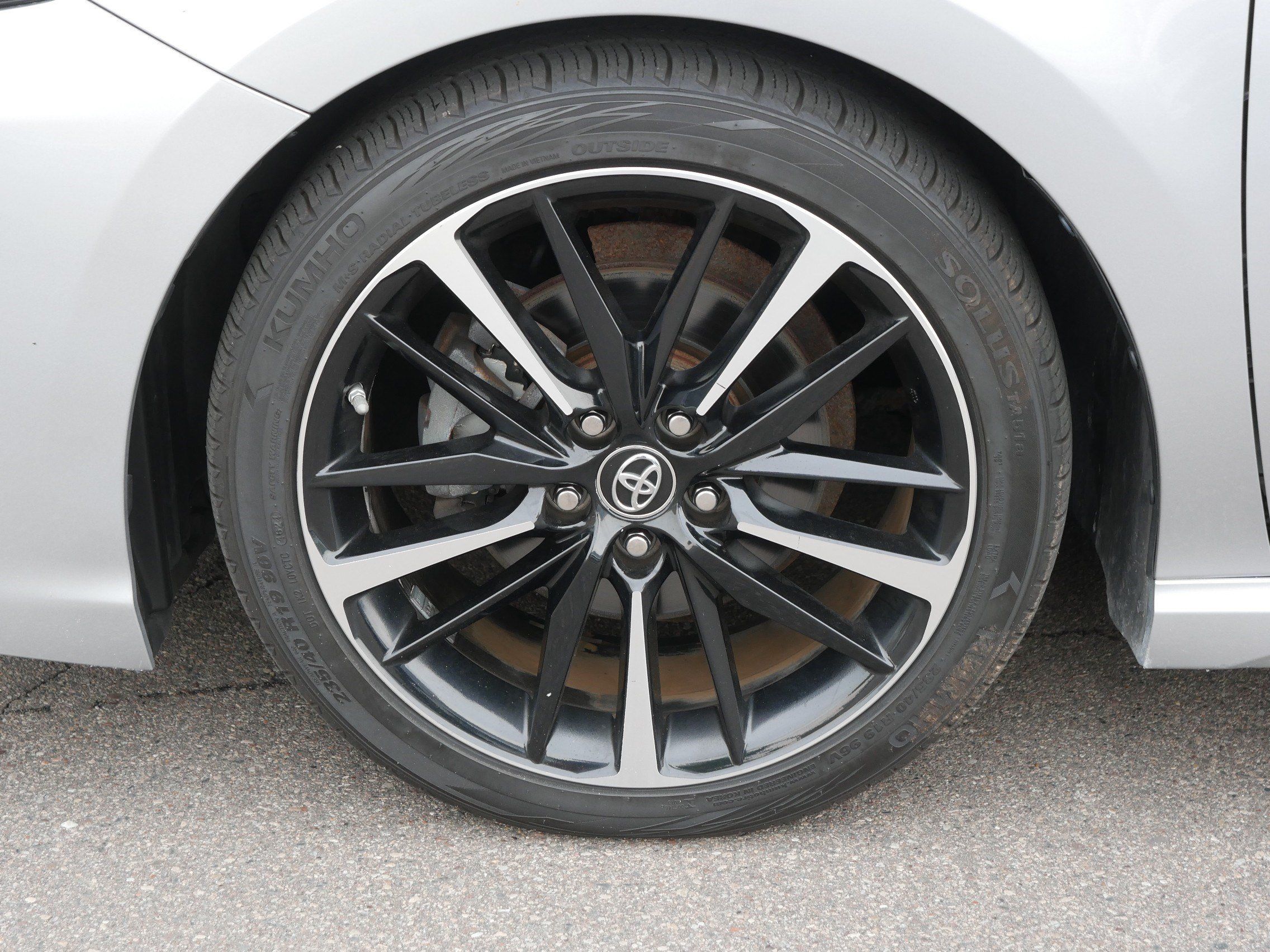 Used 2019 Toyota Camry XSE FWD image 15