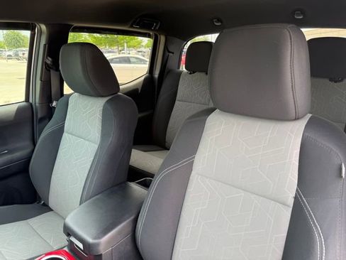 Used 2020 Toyota Tacoma TRD Sport RWD image 12