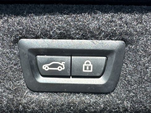 Used 2021 BMW M550i xDrive w/ Dynamic Handling Package AWD/4WD image 16